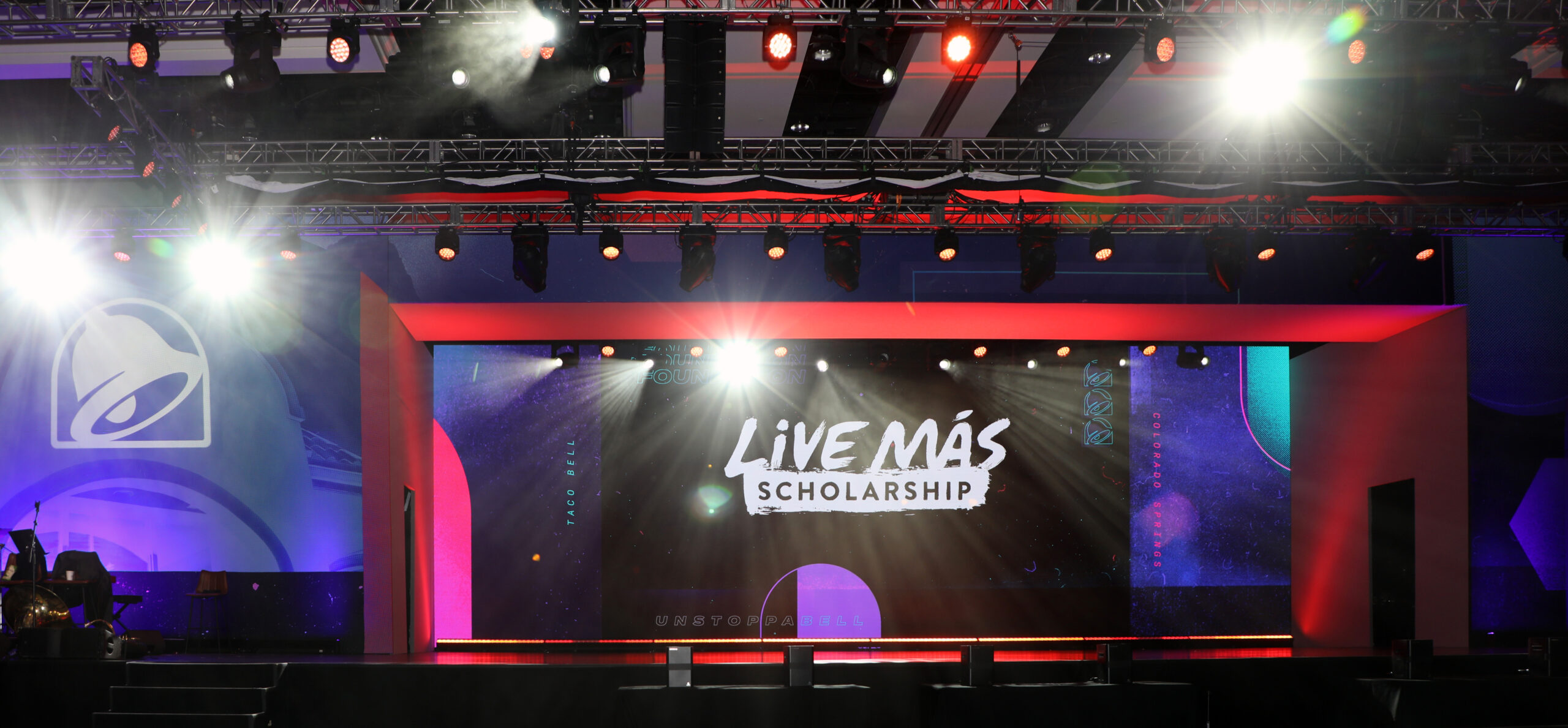 Live Más Scholars Stage